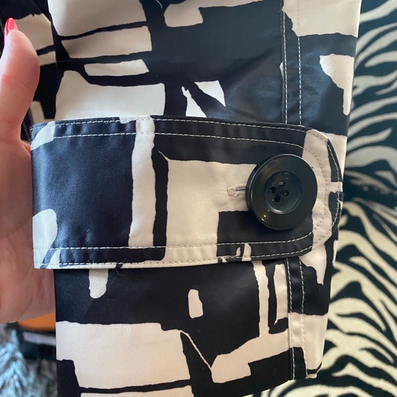 Nick & Mo black / white ruffle rain coat size M - Picture 11 of 11